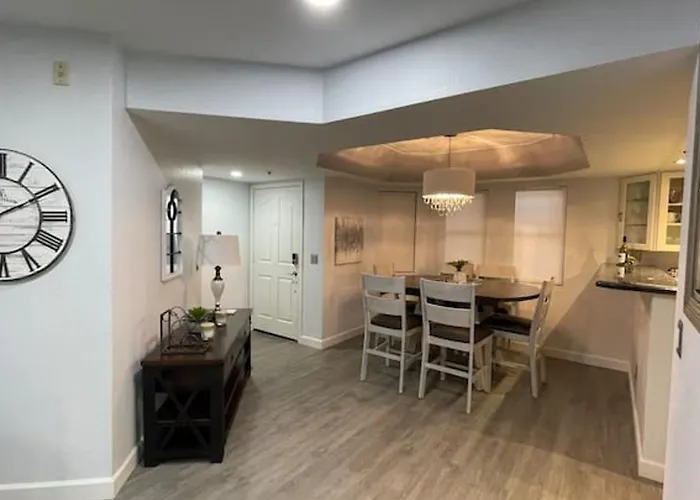 Ferienhaus Executive 2 Bdrm In The Heart Of Biltmore *