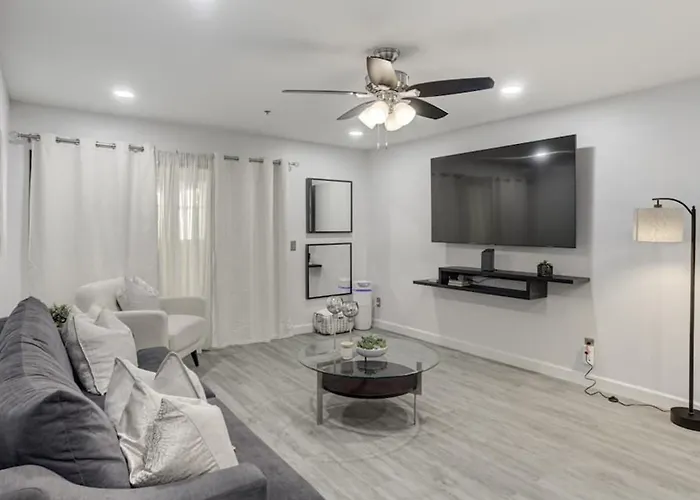 Ferienhaus Executive 2 Bdrm In The Heart Of Biltmore